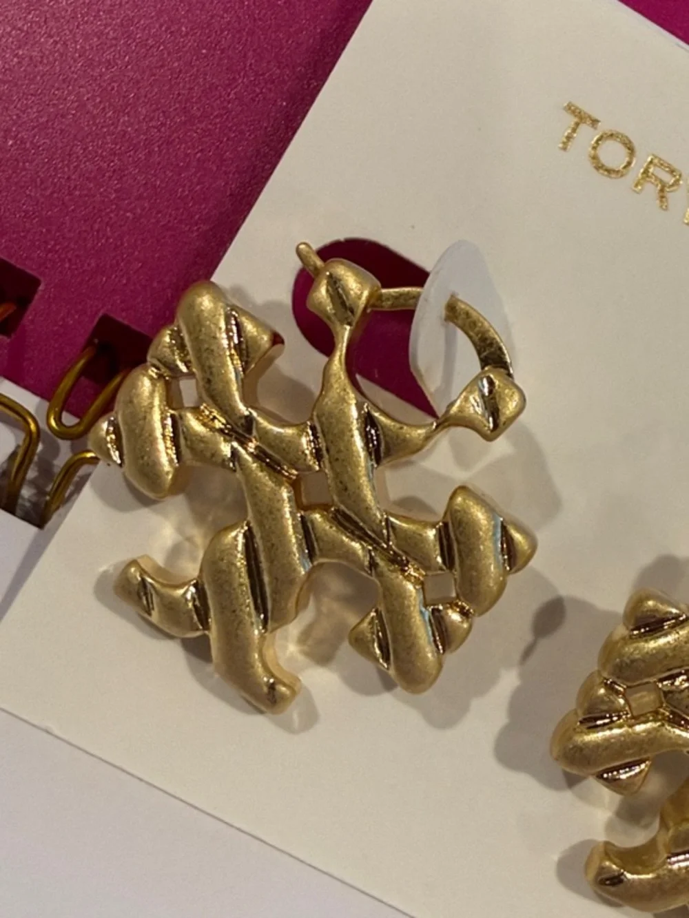 Tory Burch | Gold Plated Twisted Logo Hoop Earrings | Medium